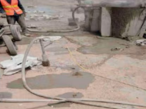 溧阳水泥混凝土路面板底注浆技术 路面脱空注浆整治方案