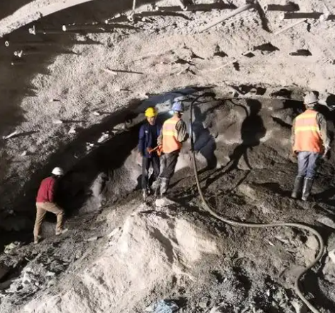 溧阳拱顶带模注浆料的施工流程及注意事项